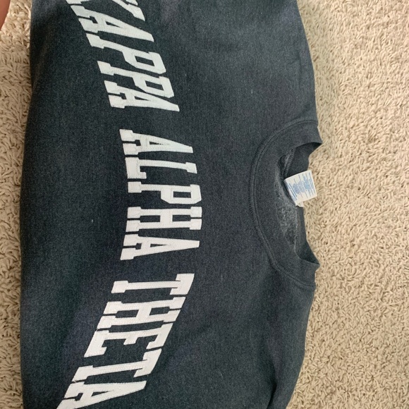 Gildan heavy blend  theta crew neck sweatshirt - Picture 2 of 2